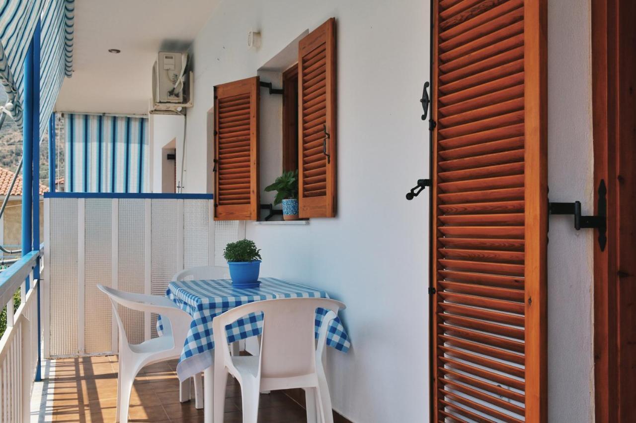 Seaview- 2 Space - Selfcatering Apartment - Helen No 3 Хіропігадо Екстер'єр фото